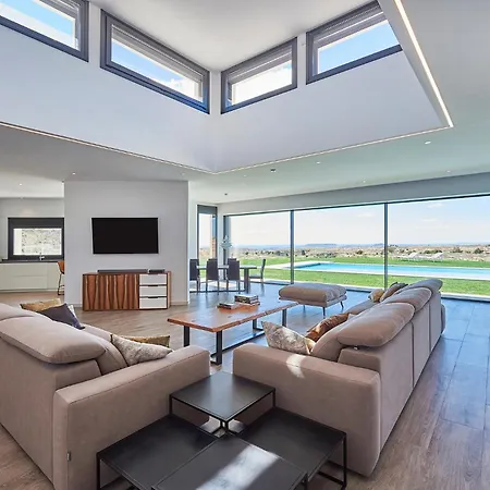 Villa Vista *