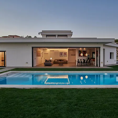 Villa Vista *